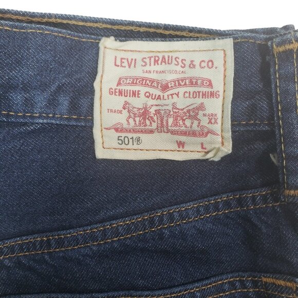 Levi's Premium 501 Jeans, 31 x 32 classic button fly straight leg, dark blue - Picture 3 of 7